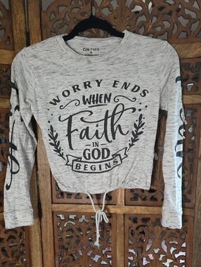 On Fire Heather Gray Graphic Long-Sleeve Crop Top with Black Faith Print